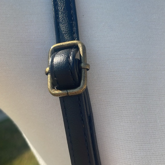 Cute Rosetti black purse side body! Lots of pockets. - Picture 7 of 8